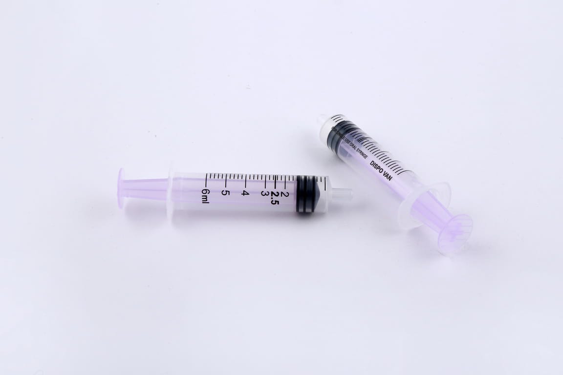 hypodermic single use syringes