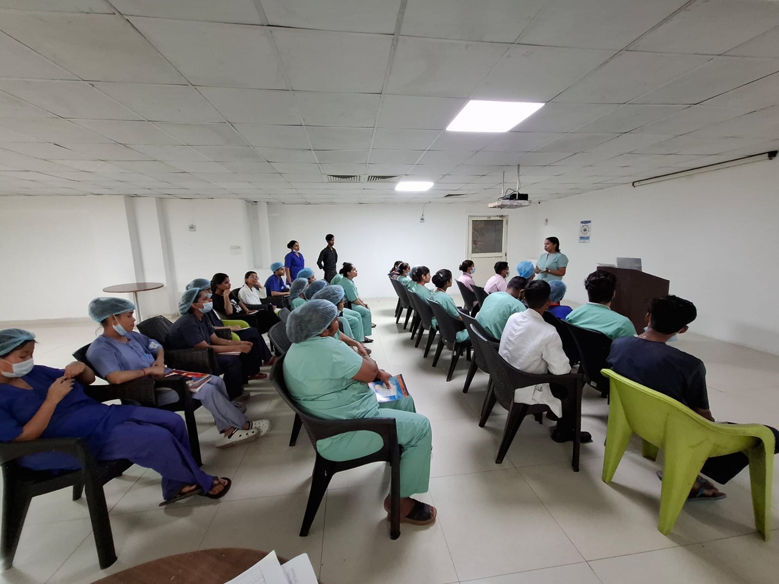 Healing Tree Hospital (Shakti Khand indirapuram) 