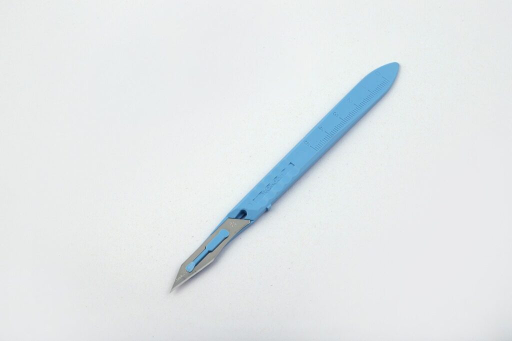 GLASS VAN SCALPELS